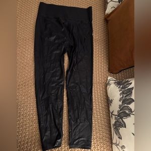 Carbon 38 alligator legging black